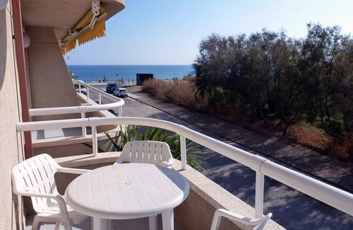 Els Griells Apartment | One bedroom beachfront apartment with sea view in Els Griells