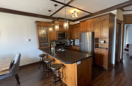 Mont-Tremblant Condo | One bedroom condo fully equipped with Fireplace