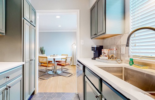 Rosedale Condo | One-bedroom condo with enclosed yard, patio, and close to parks