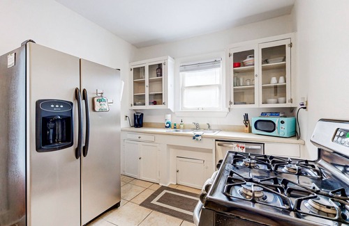 Tobin Hill House | One bedroom cozy retreat by the Pearl and the vibrant St. Mary's