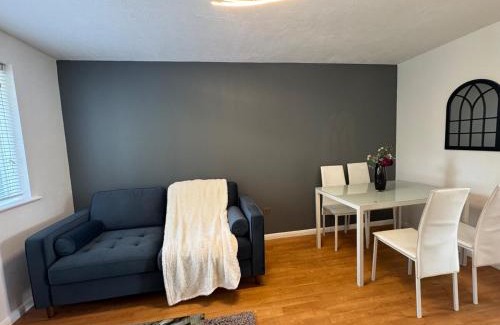 Goodmayes Apartment | One Bedroom Furnished Flat