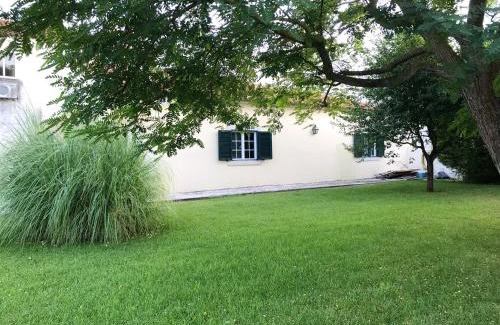 Alcanhoes House | One bedroom house with shared pool enclosed garden and wifi at Alcanhoes
