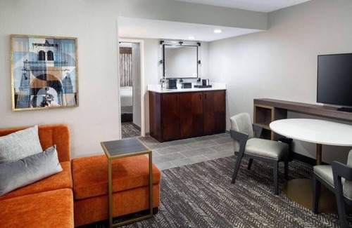Altamonte Springs Apartment | One Bedroom King Suite Near You Fit Gyms ORL