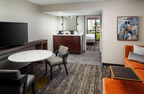 Altamonte Springs Apartment | One Bedroom King Suite Near You Fit Gyms ORL