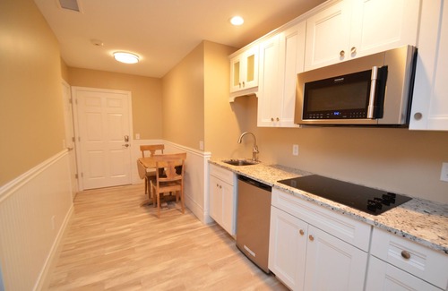 Geneva Bed & Breakfast | One Bedroom Lakefront Suite at our Lakefront Paradise. Pool, Hot Tub, Kayaks and more. Sleeps 2 Adults