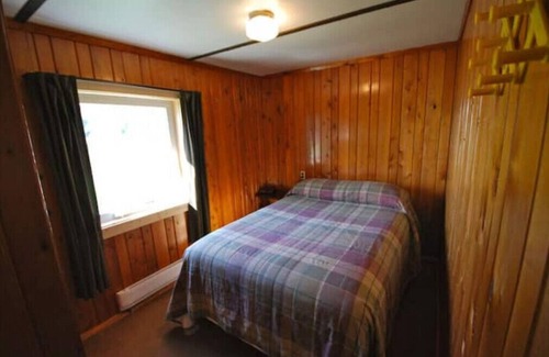 Orr Cabin | One Bedroom Lakeside Resort Cabin
