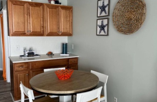 Ocean Isle Beach Condo | One bedroom, Ocean Front-steps to sand ,sun and fun
