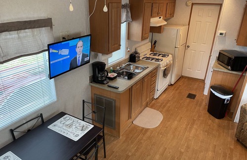 North Fort Myers Cottage | One Bedroom/One Bathroom Le Petit Chalet
