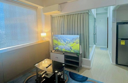 Bagumbayan Condo | One bedroom Penthouse In Eastwood with free wifi, stunning view and pool