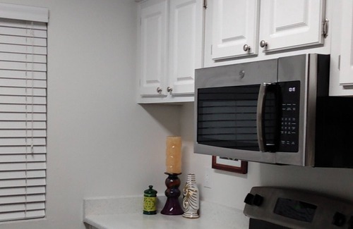 Paradise Valley Village Apartment | One bedroom quiet gated Luxury Apartment with On-site Market and No pet fees .