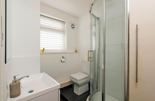 Enfield Lock Apartment | one Bedroom Sailisbury