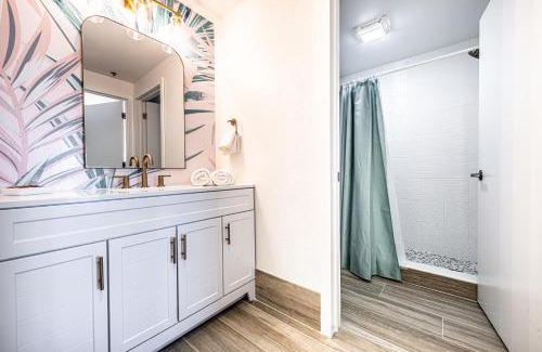 Florida Central Atlantic Coast Apartment | One bedroom unit near Epic Universe and Universal, free parking