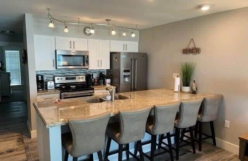Port Aransas Condo | One Block from Beach-Pelicans Landing! - Unit 1405 - Island Dunes Condo's