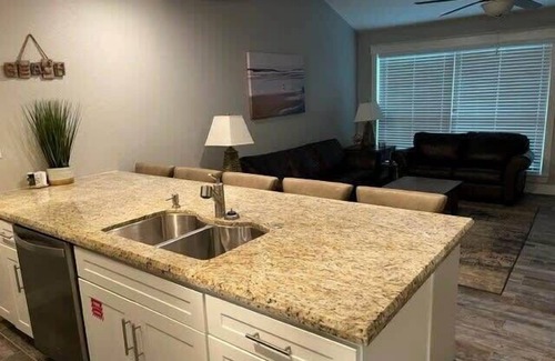 Port Aransas Condo | One Block from Beach-Pelicans Landing! - Unit 1405 - Island Dunes Condo's