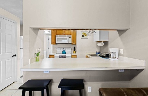 Innovation District Apartment | One Block to UF Campus! 1bed 1bath apartment