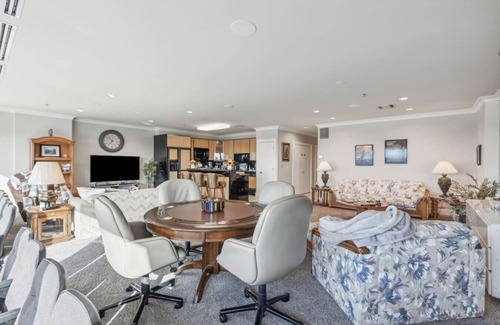 Fort Worth Apartment | ONE-in-a-LifeTime SPEEDway Experience Pool Access
