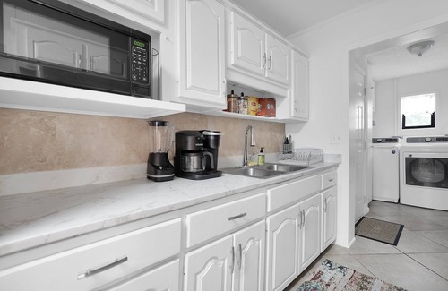 Northside House | one mile away from interstate 295 and few miles away from the beac.