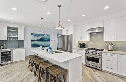 Seminole Condo | One-of-a-Kind … 4 Bdrm, 3.5 Bath Beach Chateaux Condo . Just Steps to Beach