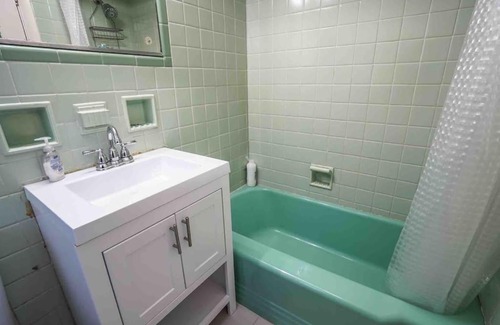 Paterson Apartment | One of a kind 5-Bedroom villa with heated pool