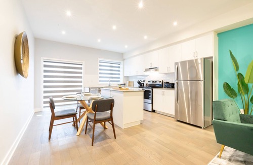 Downsview House | ONE Of A KIND HOME 4,000 S.Q. FT/4 BDRM & 3.5 BATH
