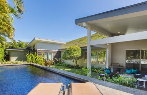 Hawaii Kai House | One-of-a-Kind Home w/Pool, A/C, chef's kitchen and Mountain Views - Hale Laulea