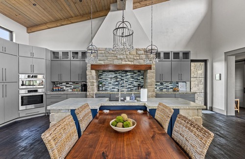 Lexington House | ONE OF A KIND Sanctuary with POOL. Keeneland, Bourbon Trail