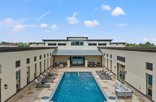 Lexington House | ONE OF A KIND Sanctuary with POOL. Keeneland, Bourbon Trail