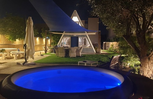 Hof HaCarmel House | One of a kind triangle beach house-less than a minute walking to a secret beach!