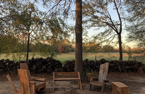 Ben Wheeler House | One of five modern bungalows- 1st Monday Trade Days, Music Festivals, East Texas