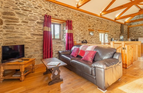 Mabe House | One of two delightful cottages within the beautiful grounds of Cusgarne House.