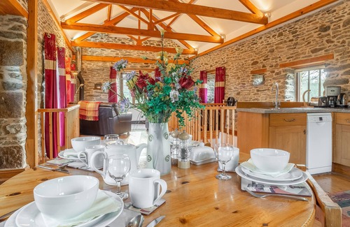 Mabe House | One of two delightful cottages within the beautiful grounds of Cusgarne House.