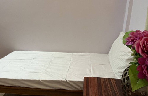 Ramamurthy Nagar Apartment | One Private room with hall and kitchen-Fully furnished