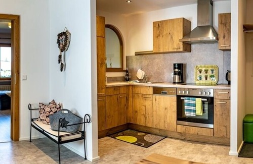 Groissenbach Apartment | One-room apartment (2) with Unterberg view 40sqm, shower/WC, dining area, kitchenette, box-spring bed, balcony