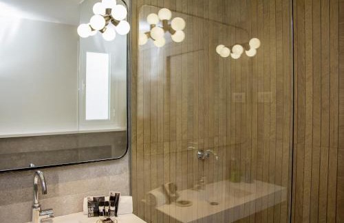 Ciutat Vella Hotel | One Shot Colón