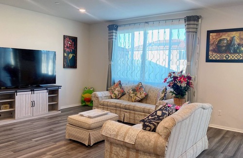 Riverside House | One-story House Wi th 3 Rooms in Riverside