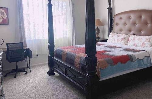 Riverside House | One-story House Wi th 3 Rooms in Riverside