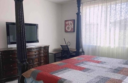 Riverside House | One-story House Wi th 3 Rooms in Riverside