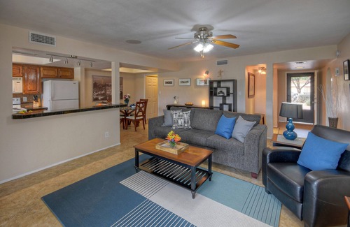 East Mesa House | One Story "Rat Pack" Patio Home, Near GOLF & Trails, Heated Comm POOL/SPA, Walk to Dine & Shop