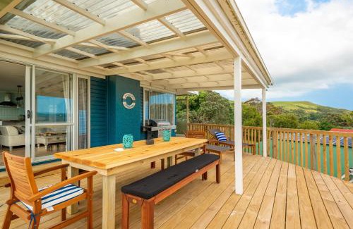 Opononi House | ONEPU MOANA 4-6 Bdr Holiday Home