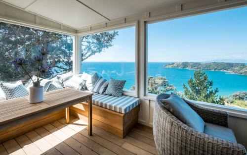 Waiheke Island House | Onetangi Belle - Coast & Country