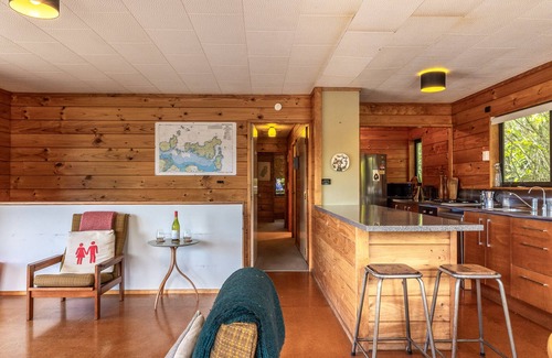 Onetangi House | Onetangi Bliss - Waiheke Island Holiday Home