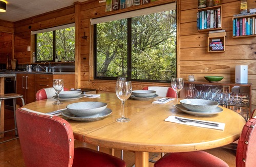 Onetangi House | Onetangi Bliss - Waiheke Island Holiday Home