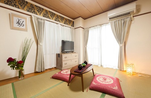Koenjikita Apartment | Only 6 minutes to Shinjuku Koenji is a modern Japanese room that can accommodate up to 4 people.