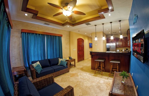 Antoneys Cay Resort | ONLY Beachfront Suite @ Infinity Bay Resort - 24hr Service, Pools, Spa, Luxury!