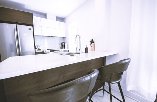 Cote-Des-Neiges—Notre-Dame-De-Grace Apartment | Only for you! KING&QUEEN Beds rooftop Terrace*Gym*
