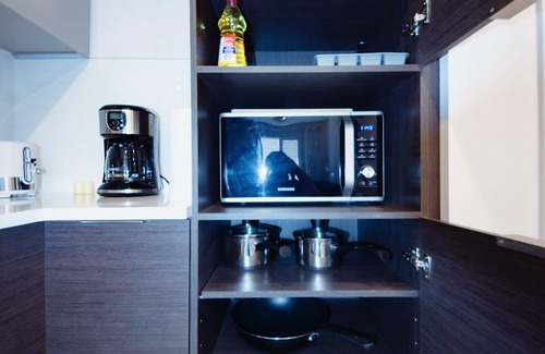 Cote-Des-Neiges—Notre-Dame-De-Grace Apartment | Only for you! KING&QUEEN Beds rooftop Terrace*Gym*