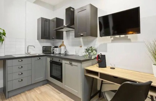 Beeston Apartment | OnPoint Modern & Bright 1 Bedroom Studio