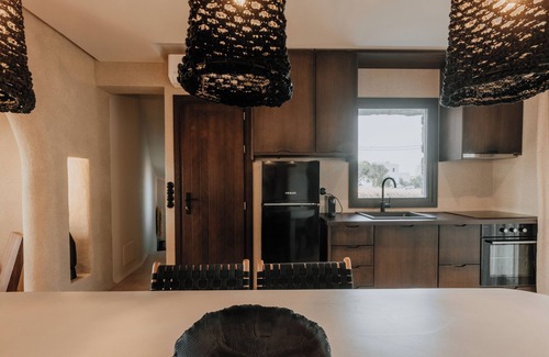 Plaka Villa | Onym Curated Villas