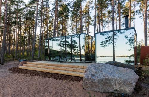 Pyhtaa Apartment | ÖÖD Mirror Houses at Versso