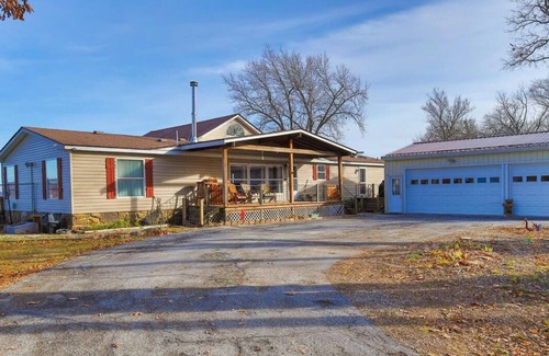 Grove House | Open 4BR Floor Plan w/Awesome View of Grand Lake Huge Deck Great for Families